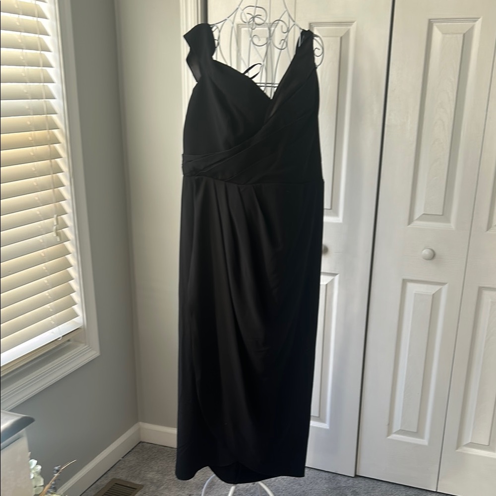 Black One Shoulder Sleeveless Cocktail Gown